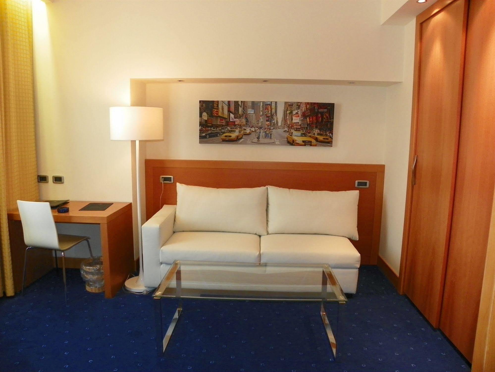 Hotel Planet Arezzo Exterior photo