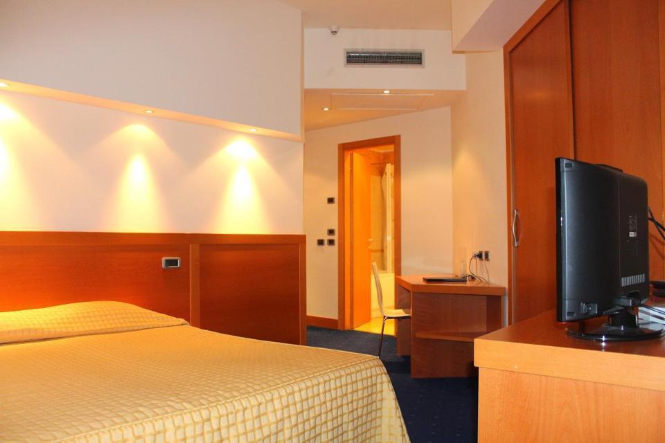 Hotel Planet Arezzo Exterior photo