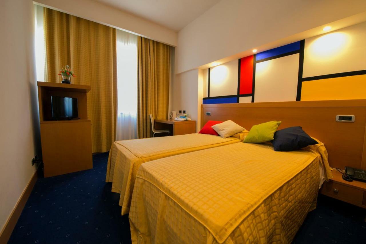 Hotel Planet Arezzo Exterior photo