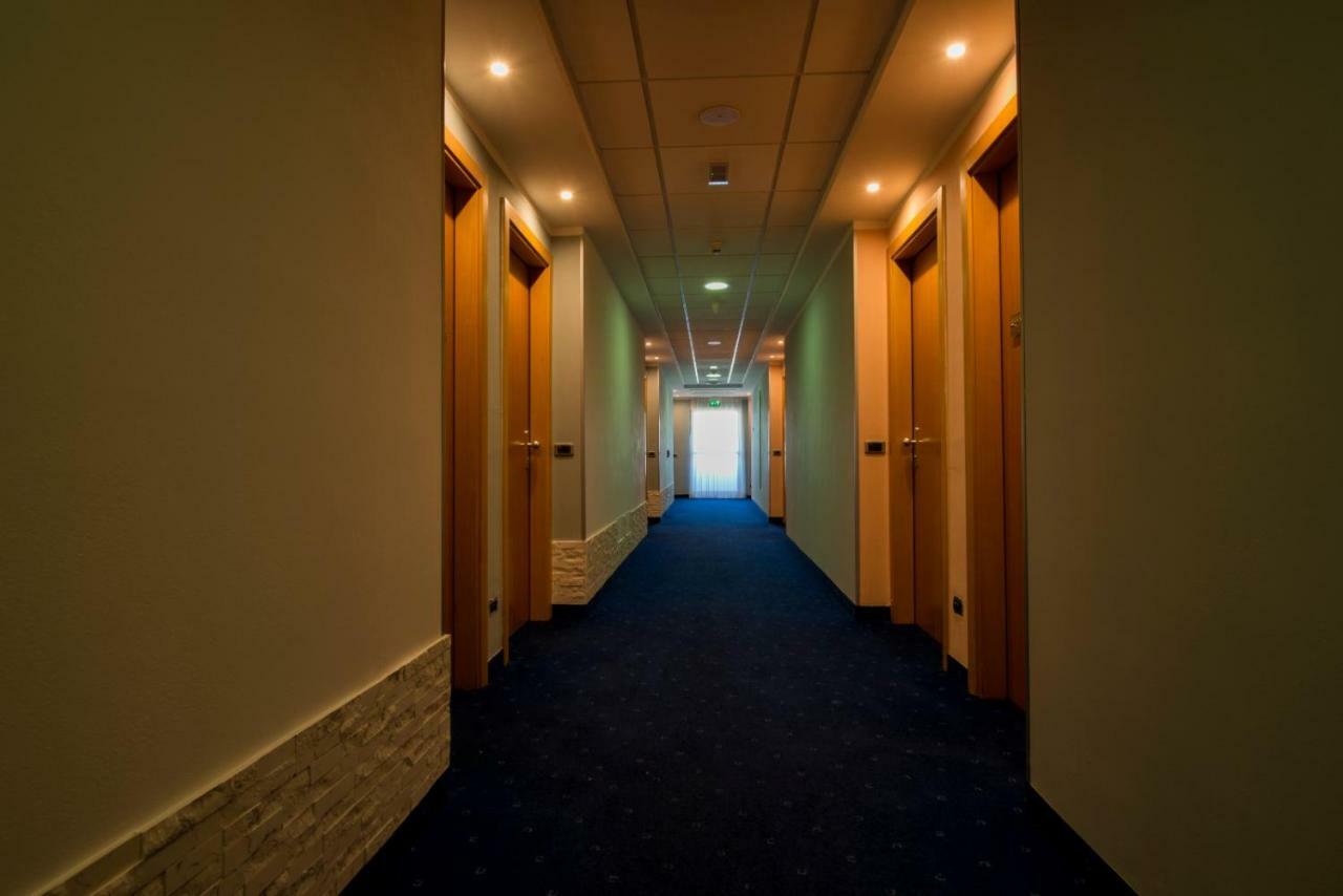 Hotel Planet Arezzo Exterior photo